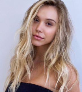 photo Alexis Ren