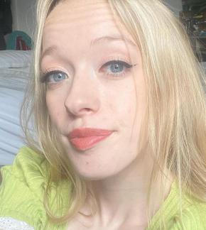 photo Amybeth McNulty