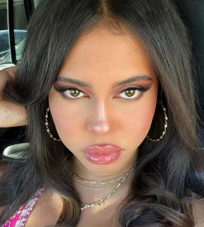 photo Asia Monet Ray