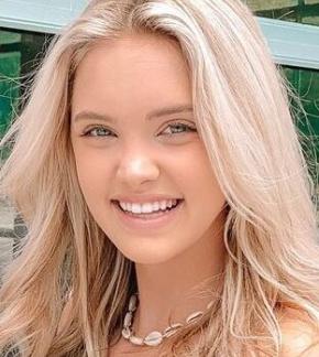 photo Paige Mackenzie