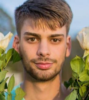 photo Chandler Hallow