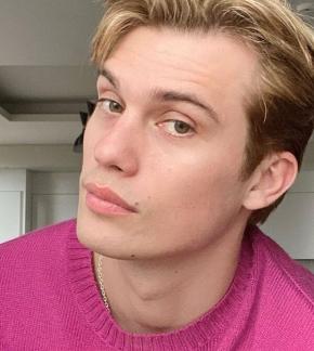 photo Nicholas Galitzine