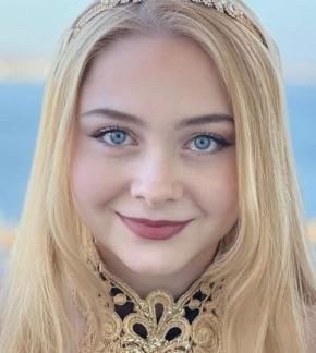 photo Kitana Turnbull