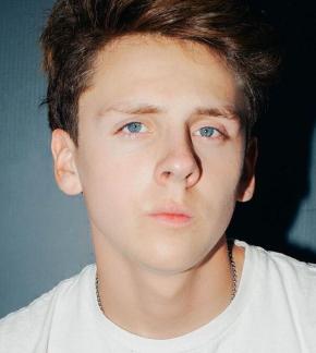 photo Jacob Bertrand