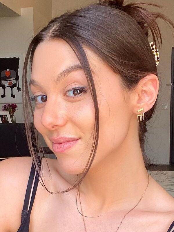 Kira Kosarin — Bio, Parents, TikTok career, TV career, Singing career