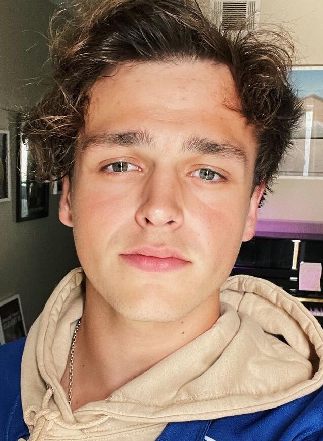 Jonah Marais — Bio, Parents, Pop music career, Girlfriend, Net worth