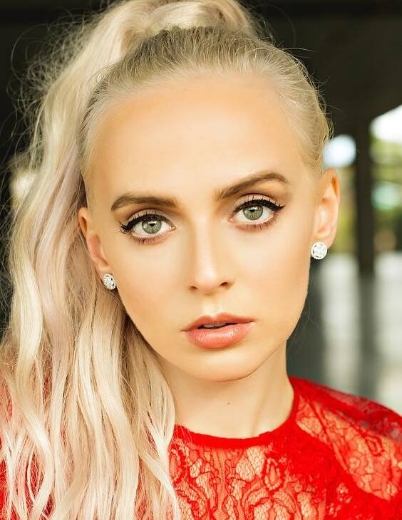 Madilyn Bailey Madilyn Bailey — Bio, Parents, Pop music career, Husband, Net worth