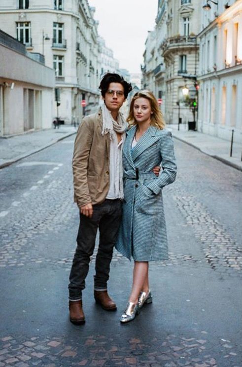 Cole Sprouse with his ex-girlfriend Lili Reinhart Cole Sprouse with his ex-girlfriend Lili Reinhart