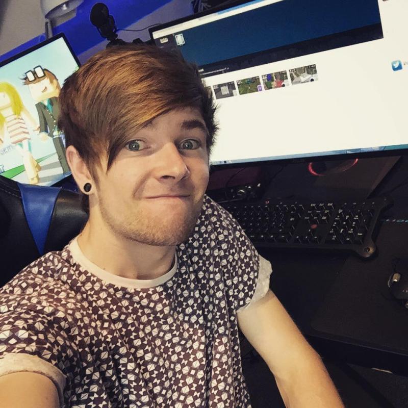 DanTDM Age, Net Worth, Height, Weight, Wife 2023 - World-Celebs.com