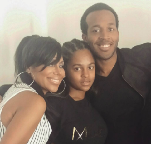 Michel'le with children