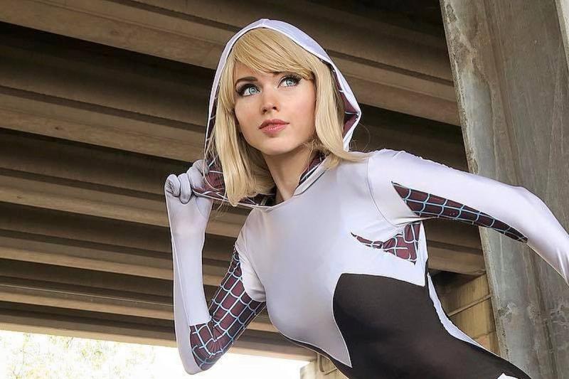Amouranth cosplay Spider Gwen Amouranth cosplay Spider Gwen