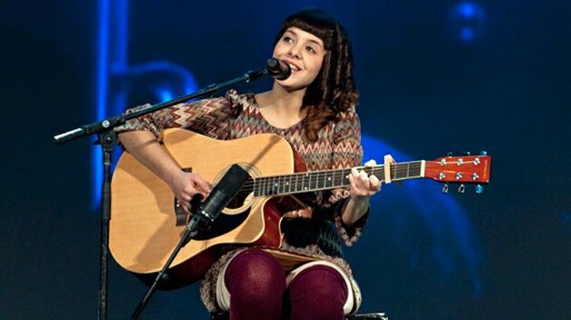 Melanie Martinez with guitar Melanie Martinez with guitar