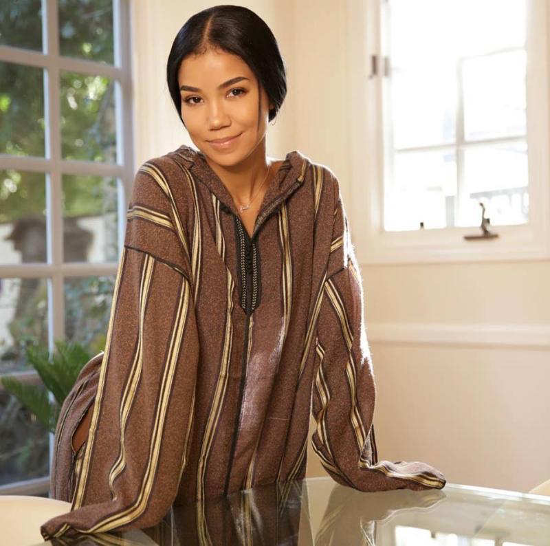 Jhene Aiko Age, Net Worth, Height, Daughter 2022