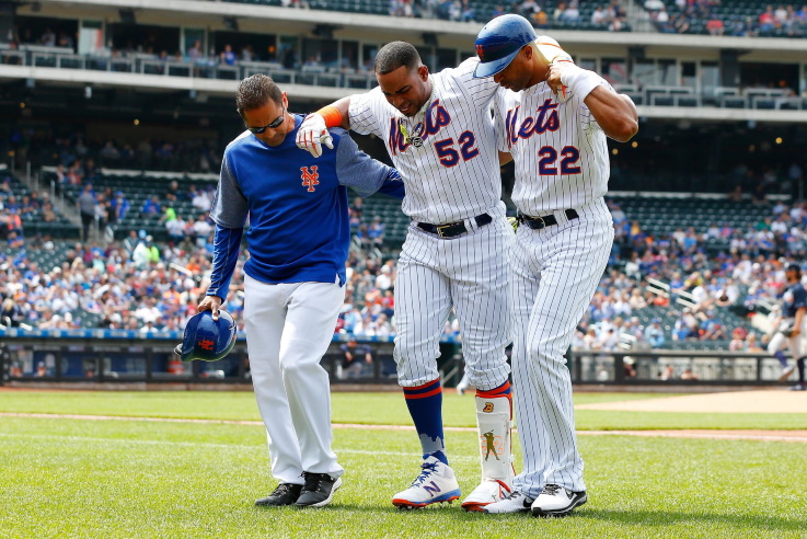 Yoenis Cespedes dopo aver subito una violenta caduta