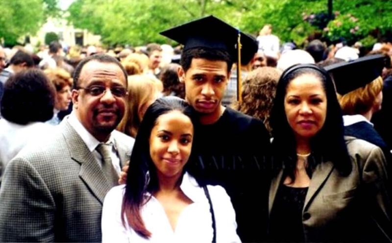 Aaliyah with her family Aaliyah with her family