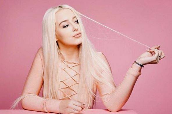 How much does tana mongeau make a year