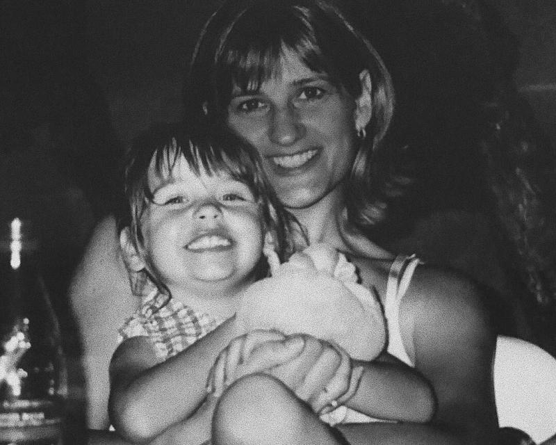 Young Amanda Steele with her mother Young Amanda Steele with her mother
