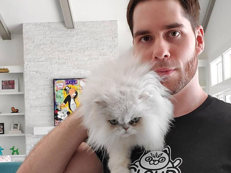 PopularMMOs with his cat Cloud PopularMMOs with his cat Cloud