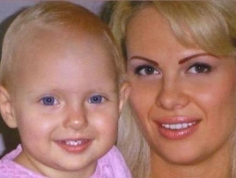 Young Jessica Belkin with her mother Young Jessica Belkin with her mother
