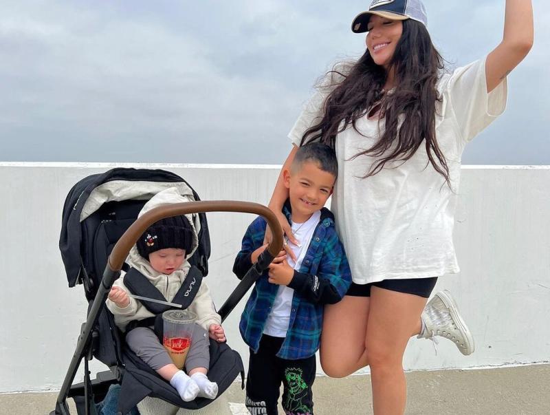 Laura Mellado with her children Laura Mellado with her children