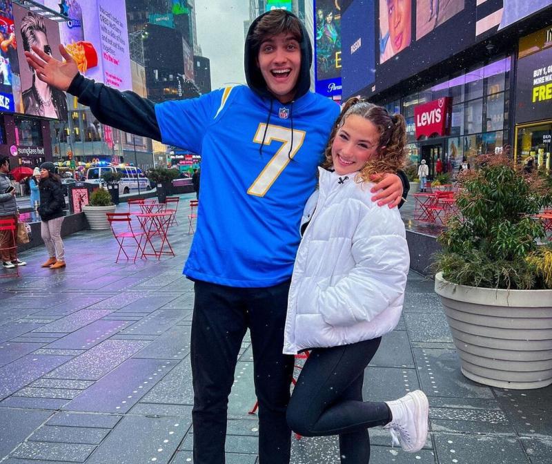 Sofie Dossi with Dom Brack Sofie Dossi with Dom Brack