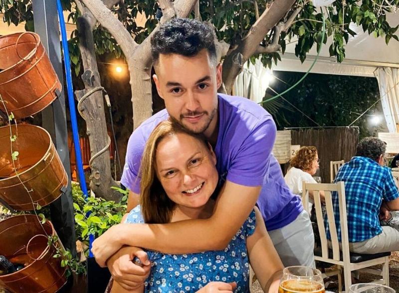 TheGrefg with his mother TheGrefg with his mother