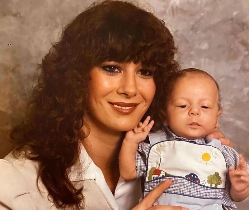 Young Trinity Taylor with her mother Young Trinity Taylor with her mother