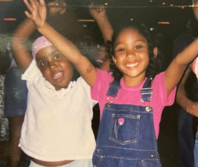 Young Ariana Fletcher with her sister Young Ariana Fletcher with her sister