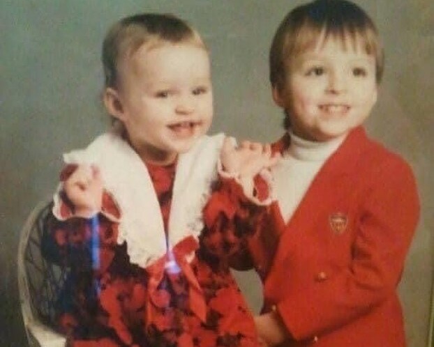 Young Jessica Goch with her brother Young Jessica Goch with her brother