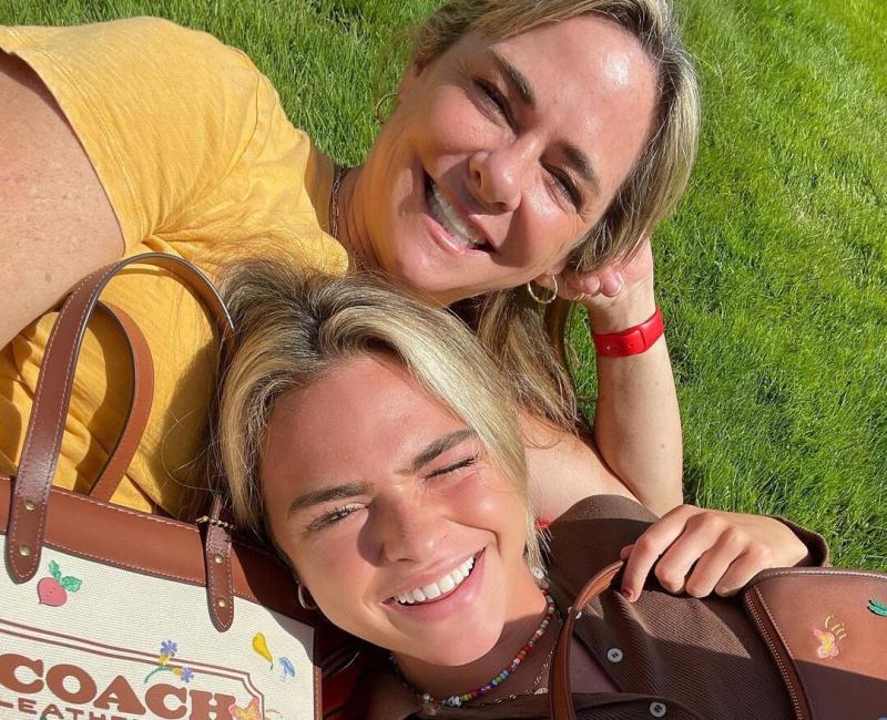 Summer McKeen with her mother Summer McKeen with her mother