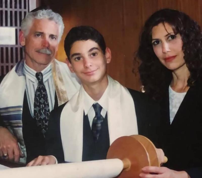 Young Ethan Klein with his parents Young Ethan Klein with his parents