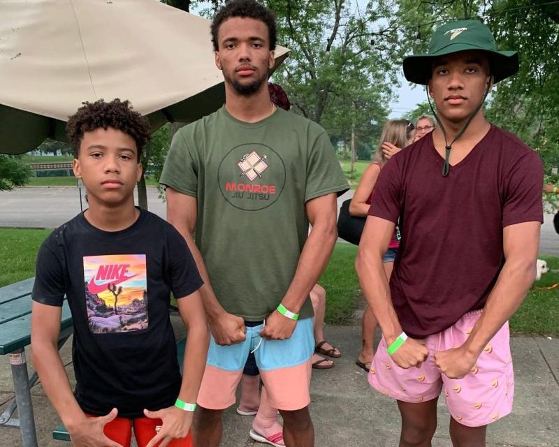 Carter Smith with his brothers Carter Smith with his brothers