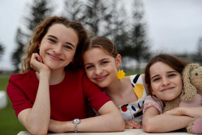 Sabre Norris with her sisters Sabre Norris with her sisters