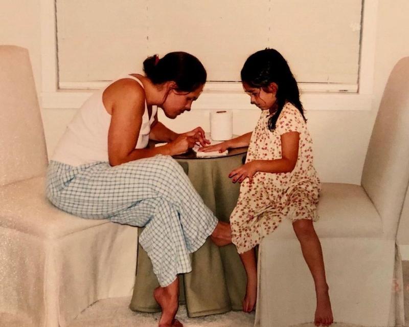 Young Tori Keeth with her mother Young Tori Keeth with her mother