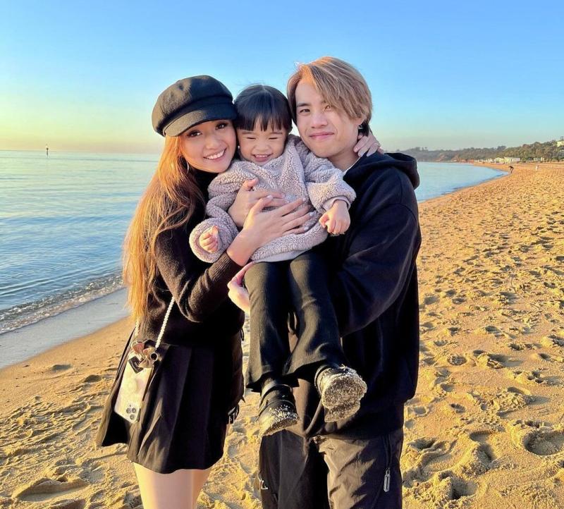 JianHao Tan and Debbie Soon with their child JianHao Tan and Debbie Soon with their child