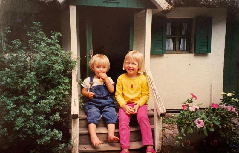Young Hanna Larsson with Zara Larsson Young Hanna Larsson with Zara Larsson