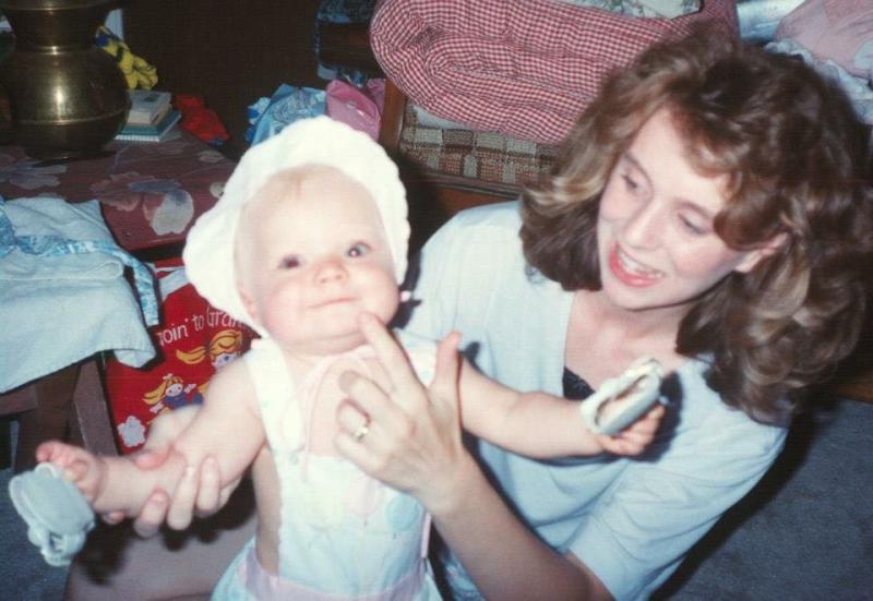 Young Madilyn Bailey with her mother Young Madilyn Bailey with her mother